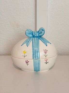Vintage Ceramic Trinket Box with Blue Ribbon With Egg Note Pads